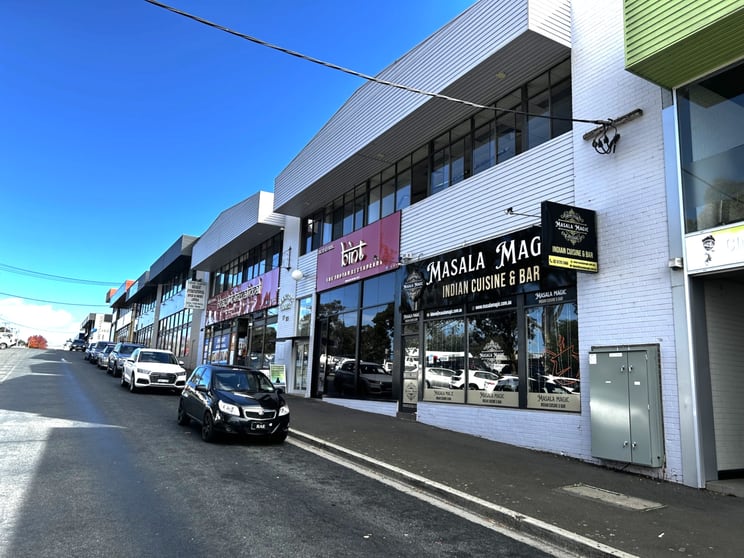 Click to view all images 4/17 Oatley Court Belconnen ACT 2617 - Image 1