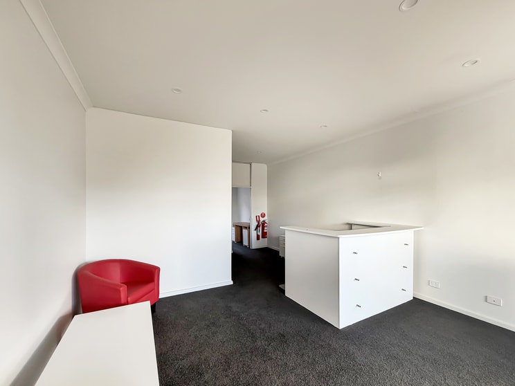 Click to view all images 1 Drabsch Street Loxton SA 5333 - Image 3