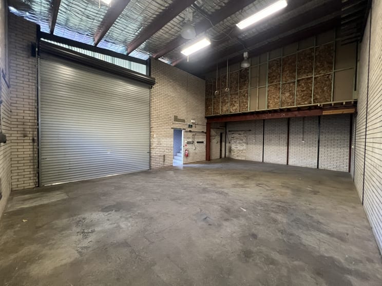 Click to view all images Unit 9/163 Newbridge Road Chipping Norton NSW 2170 - Image 2