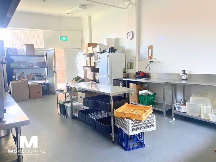 Click to view all images Shop 5/210 Princes Highway Sylvania NSW 2224 - Image 2
