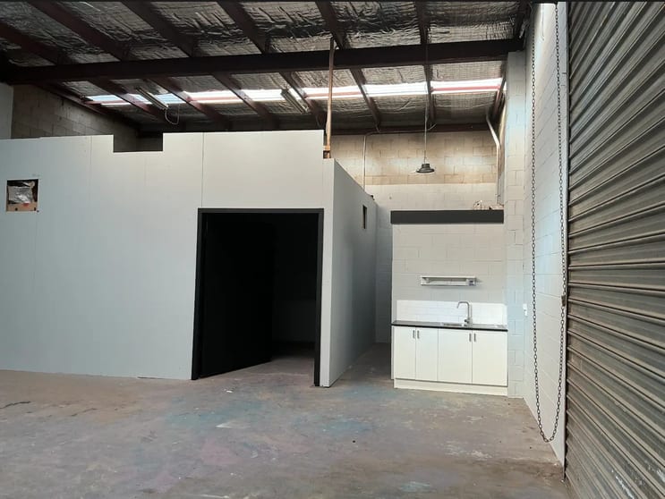Click to view all images 20 Ivanhoe Court Thomastown VIC 3074 - Image 3