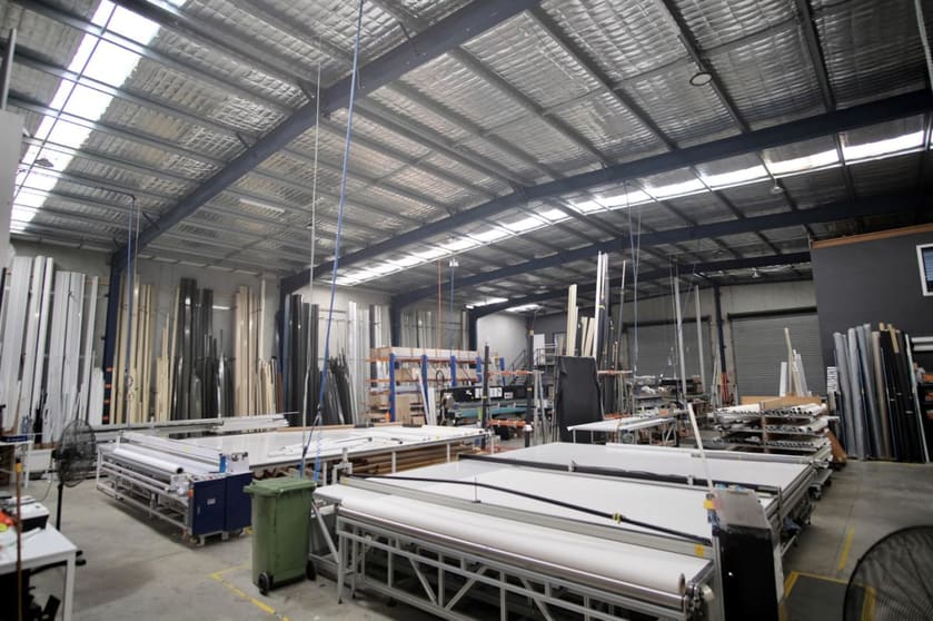 Click to view all images 347 MacDonnell Road Clontarf QLD 4019 - Image 2