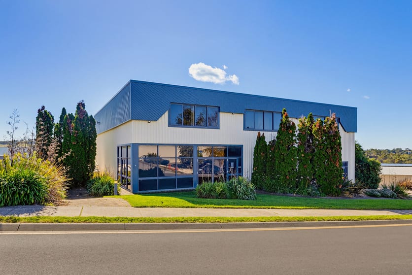 Click to view all images 4 Crompton Rd Totness SA 5250 - Image 2