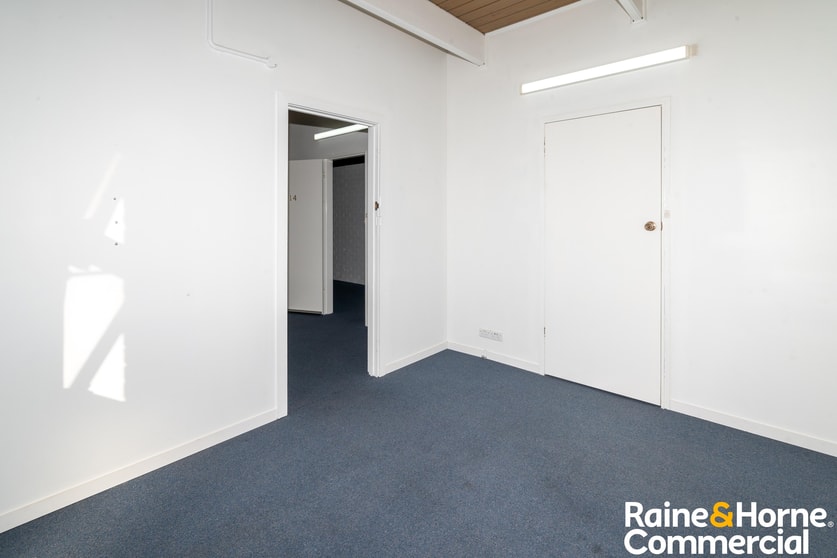 Click to view all images 66-70 Coleman Street Wagga Wagga NSW 2650 - Image 3