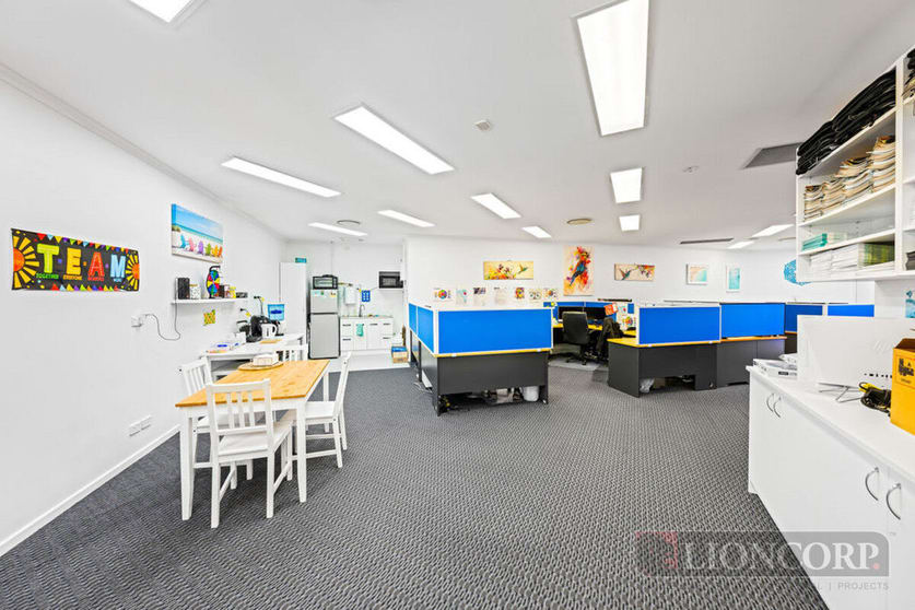 Click to view all images Redland Bay QLD 4165 - Image 2