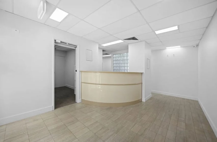 Click to view all images 10/2431 Gold Coast Highway Mermaid Beach QLD 4218 - Image 3