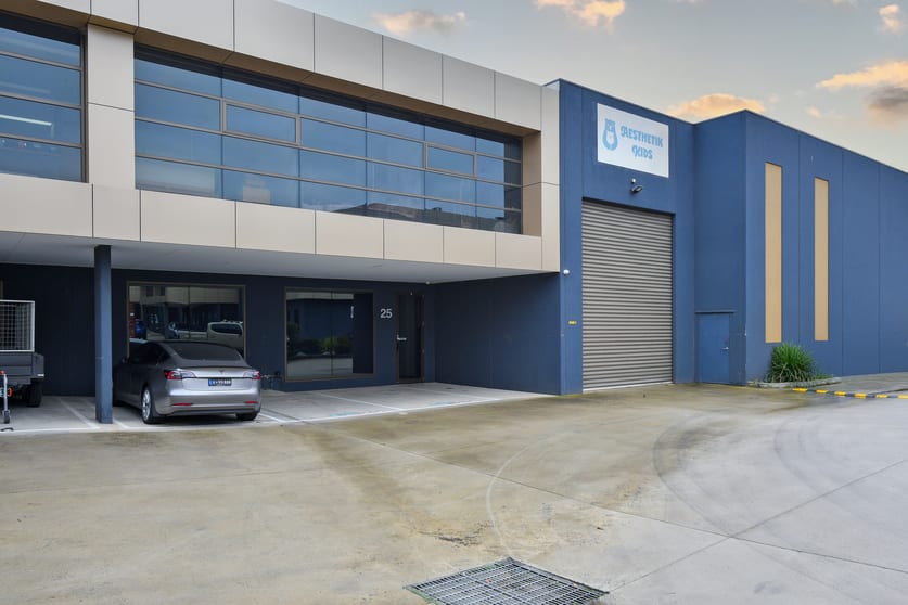 Click to view all images Unit 25/25-37 Huntingdale Road Burwood VIC 3125 - Image 1