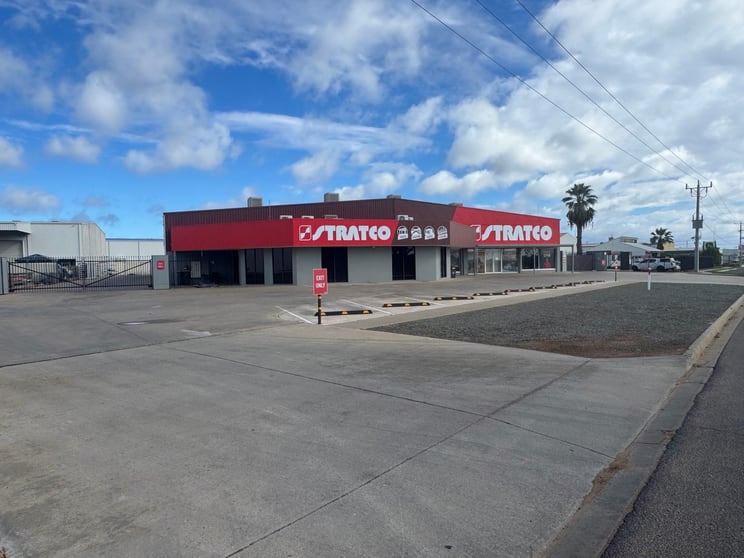 Click to view all images 17-19 Eleventh Street Mildura VIC 3500 - Image 3