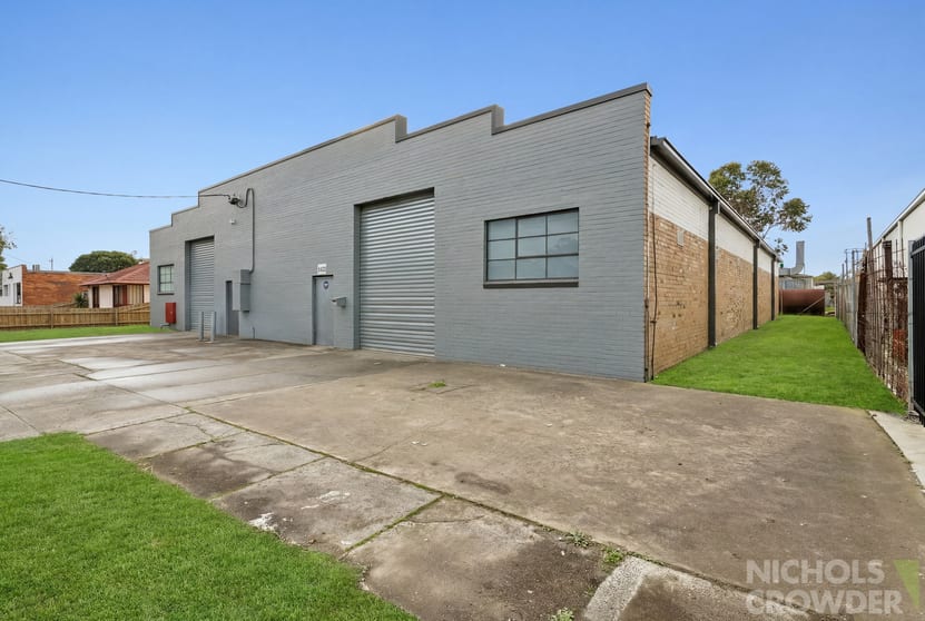 Click to view all images 19-21 Moresby Avenue Seaford VIC 3198 - Image 3