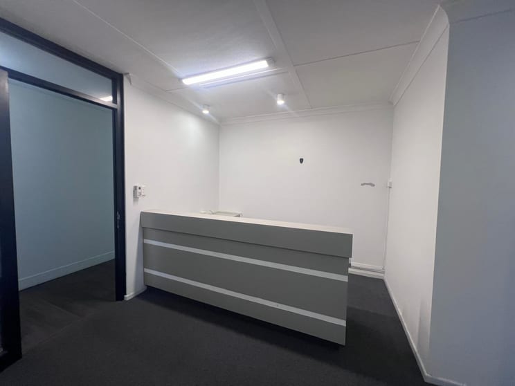 4/113 Scarborough Street Southport QLD 4215 - Image 2