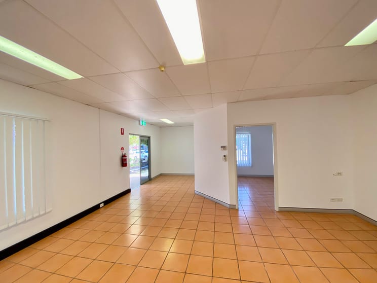 11-12 Lorna Court Mount St John QLD 4818 - Image 3