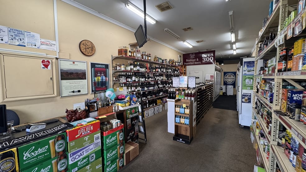 Click to view all images 13 Hall Street Newport VIC 3015 - Image 3