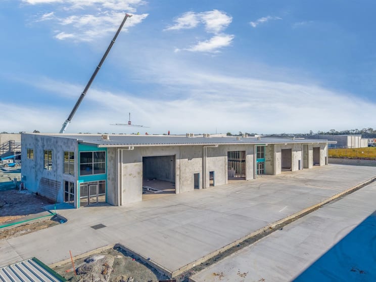 Click to view all images 8 & 12 Notus Drive Morayfield QLD 4506 - Image 3