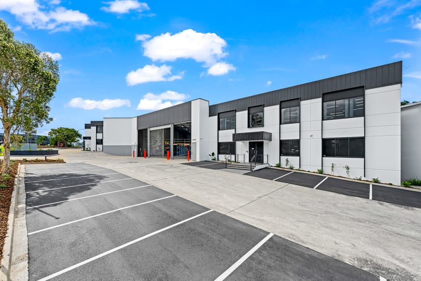 Click to view all images Unit 2/20 Graystone Street Tingalpa QLD 4173 - Image 1