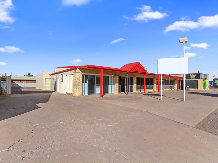 Click to view all images 112 Mcdouall Stuart Avenue Whyalla Norrie SA 5608 - Image 1