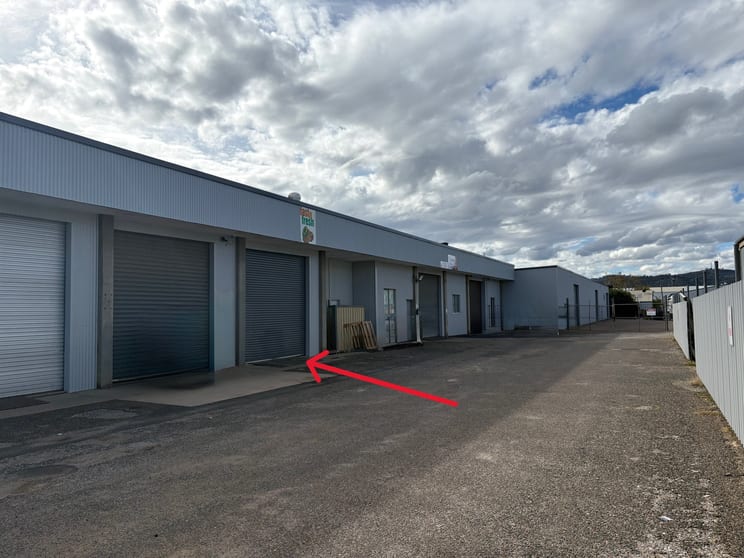 Click to view all images 2/19 Showground Road Tamworth NSW 2340 - Image 1