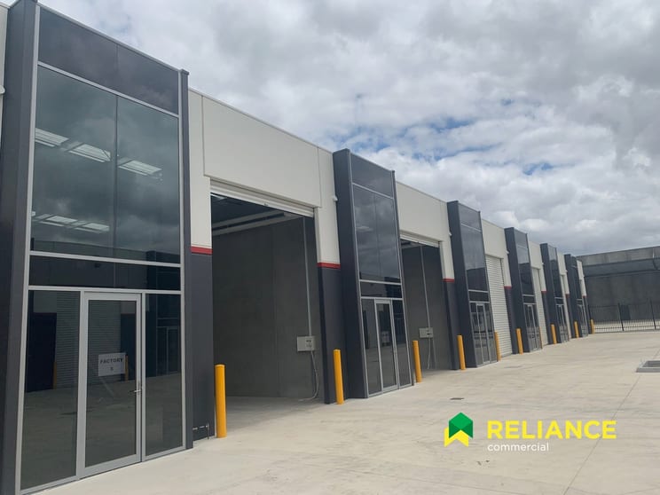 Click to view all images 5/4 Network Drive Truganina VIC 3029 - Image 1