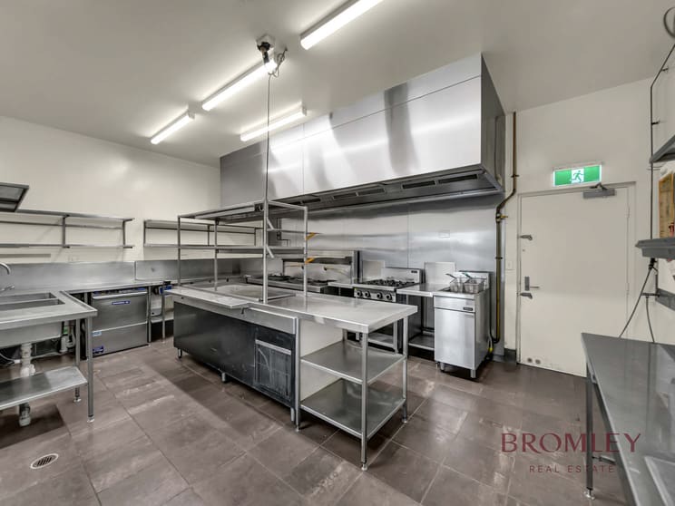 Click to view all images Shop 2/118 Augusta Parkway Augustine Heights QLD 4300 - Image 4