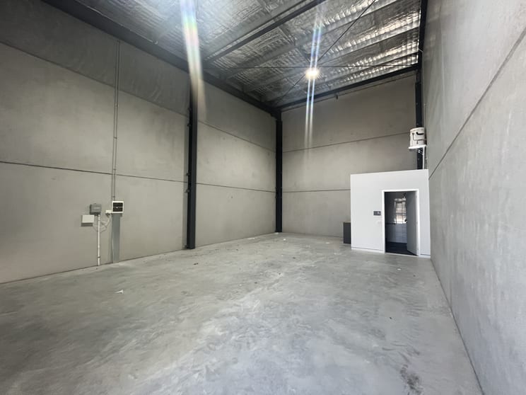 Click to view all images Unit 3, 50 Riverside Drive Mayfield NSW 2304 - Image 2