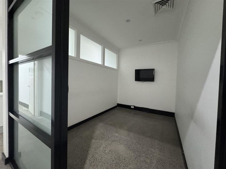 Click to view all images 205 Rocky Point Road Ramsgate NSW 2217 - Image 3