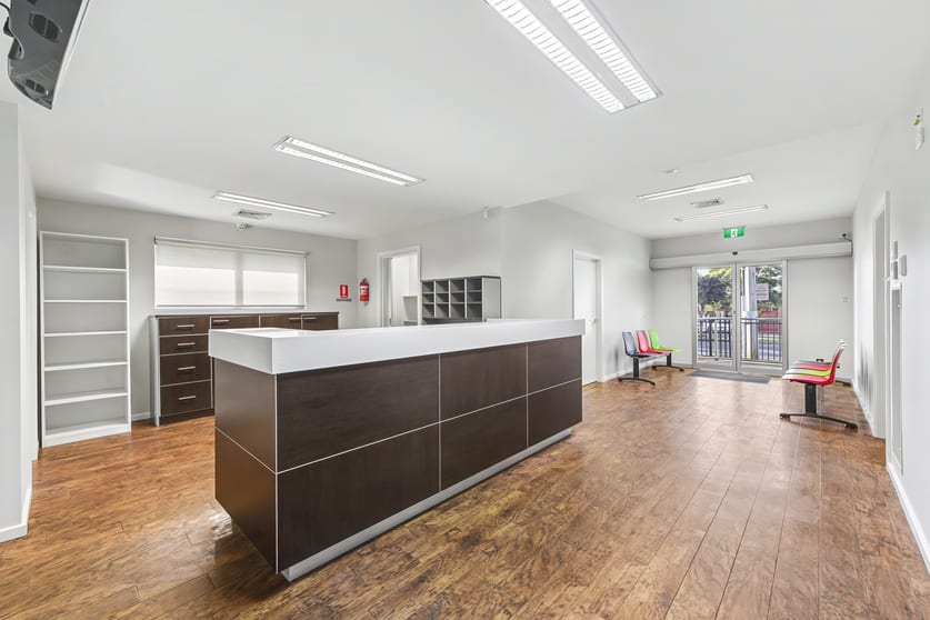 Click to view all images 11 Stuart Avenue Hampton Park VIC 3976 - Image 2