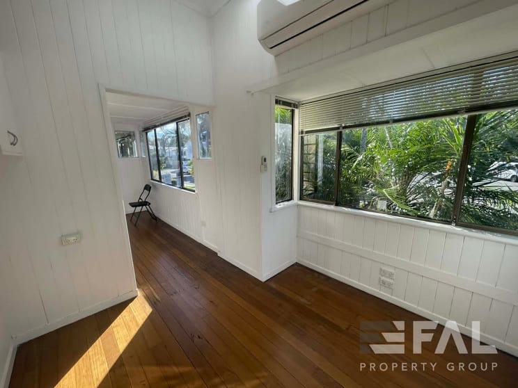 Click to view all images Suite D/103 Verney Road W Graceville QLD 4075 - Image 1