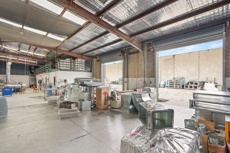 Click to view all images 68 Parkhurst Drive Knoxfield VIC 3180 - Image 3