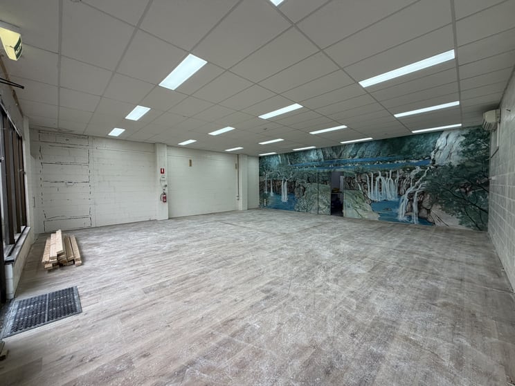 Click to view all images 122 Cheltenham Road Dandenong VIC 3175 - Image 3