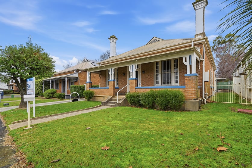 Click to view all images 265 Lords Place Orange NSW 2800 - Image 1