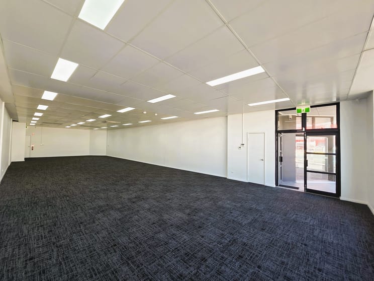 Click to view all images 2/78 Pinjarra Road Mandurah WA 6210 - Image 3