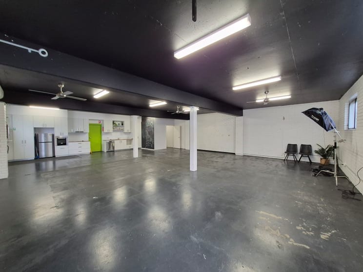Click to view all images Suite 3 / 345 Wagga Road, Lavington NSW 2641 - Image 2