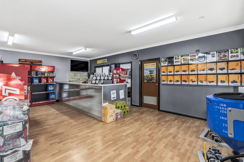 Click to view all images 251 Renmark Avenue Renmark SA 5341 - Image 3