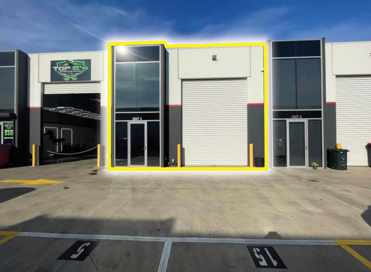 Click to view all images 5/4 Network Drive Truganina VIC 3029 - Image 1