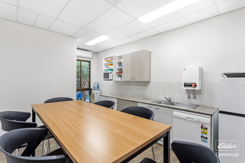 Unit 7/49-51 Bolsover Street Rockhampton City QLD 4700 - Image 3