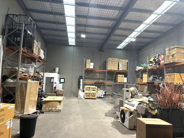 Click to view all images Unit 8/13 Pioneer Avenue Tuggerah NSW 2259 - Image 3