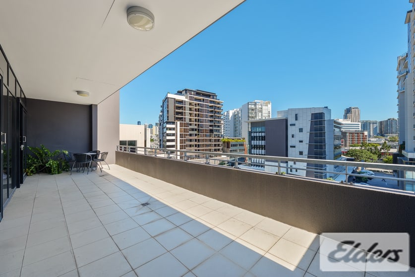Click to view all images 4 Kyabra Street Newstead QLD 4006 - Image 2