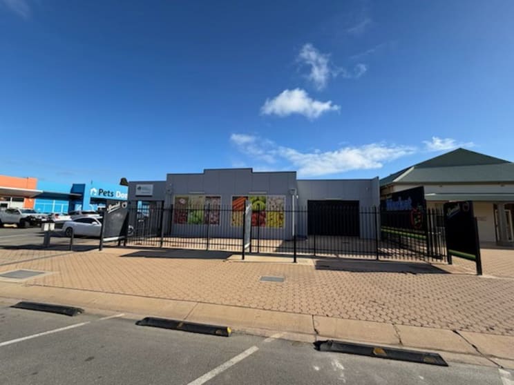 Click to view all images 124 Florence Street Port Pirie SA 5540 - Image 3