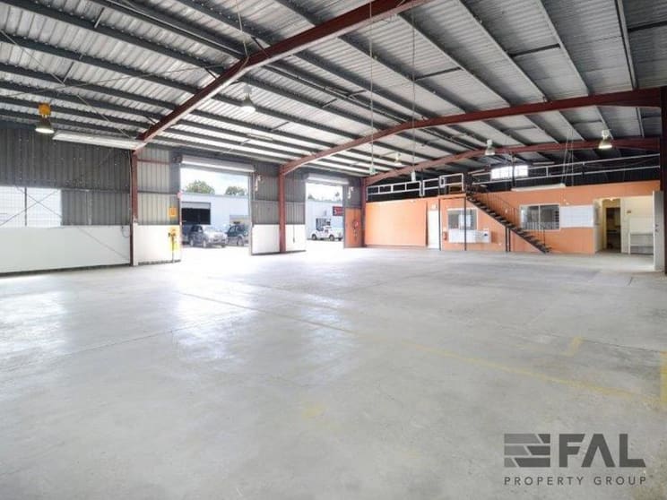 Click to view all images Unit 3/10 Jijaws Street Sumner QLD 4074 - Image 1