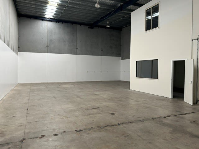 Click to view all images Unit 33/25-33 Alfred Road Chipping Norton NSW 2170 - Image 2