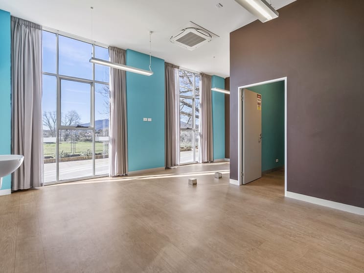 Click to view all images Ground Suite 3/10-12 The Avenue New Norfolk TAS 7140 - Image 1