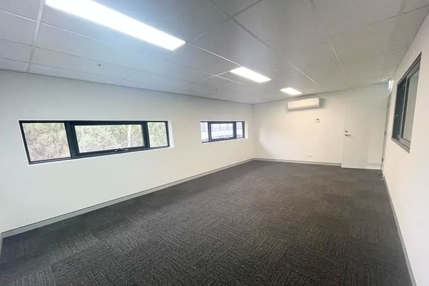 Click to view all images 20/2 The Crescent Kingsgrove NSW 2208 - Image 3