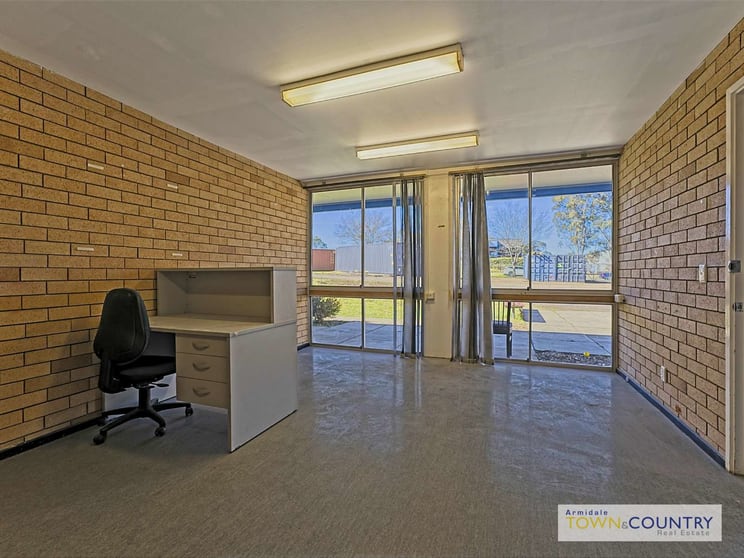 Click to view all images 46 Seaton Street Armidale NSW 2350 - Image 3