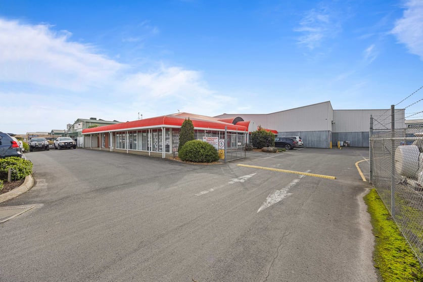 206 Learmonth Street Alfredton VIC 3350 - Image 2