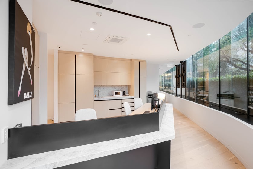 Click to view all images 7 Bowen Cresent Melbourne VIC 3000 - Image 2