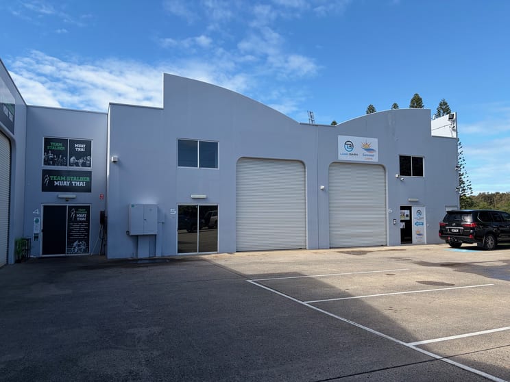 Click to view all images 5/2 Premier Circuit Warana QLD 4575 - Image 1