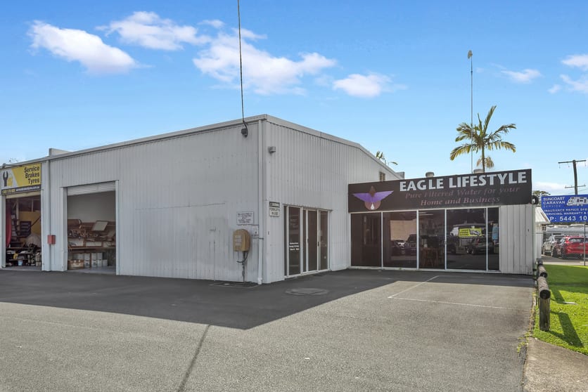 Click to view all images 2/25-29 Fishermans Road Kuluin QLD 4558 - Image 2