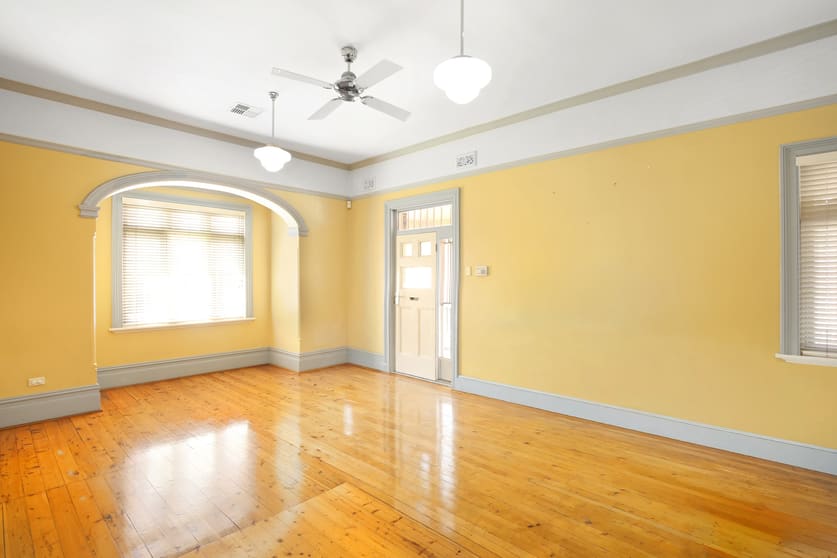 Click to view all images 27 Penshurst Street Penshurst NSW 2222 - Image 1