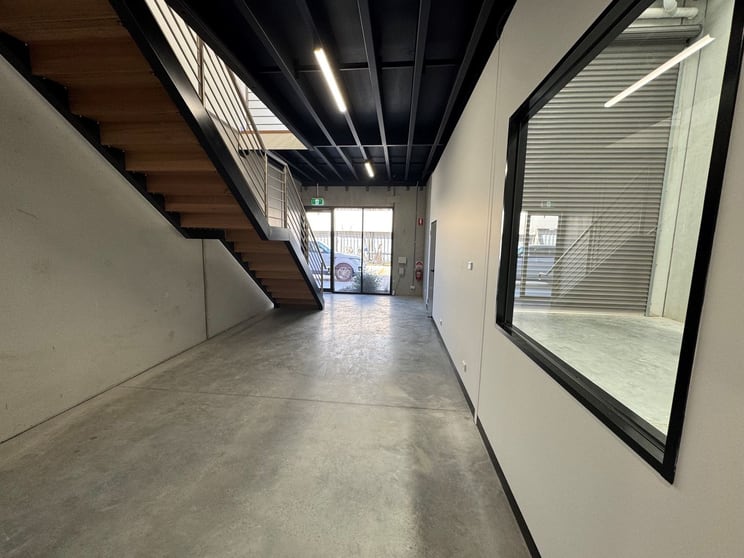 Click to view all images 2/22 Suffolk Street Rosebud VIC 3939 - Image 2