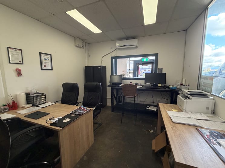 Click to view all images 2/18 Laser Drive Rowville VIC 3178 - Image 5