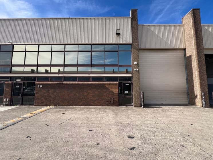 Click to view all images Unit 19/274-276 Hoxton Park Road Prestons NSW 2170 - Image 1